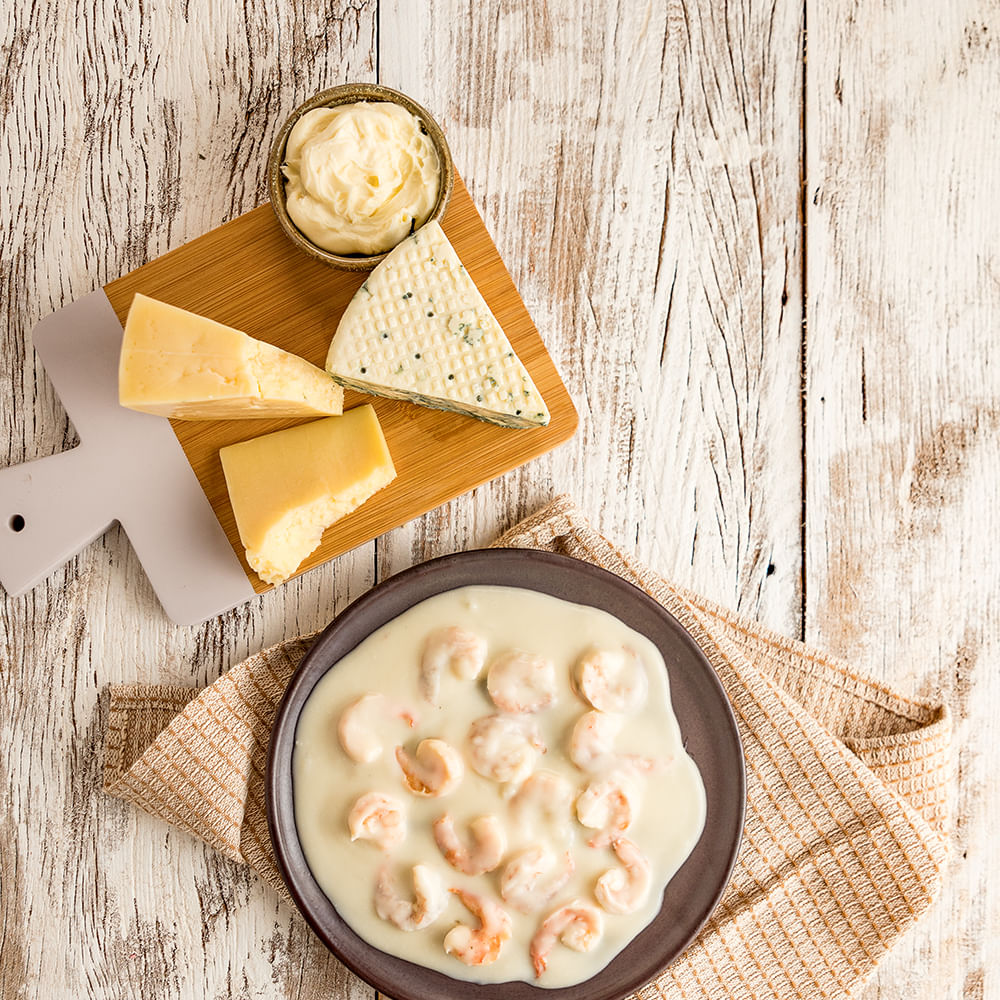 Cheesehouse - Você precisa experimentar nosso Fettuccine Alfredo Al  Gamberi, com camarões ao creme de parmesão argentino finalizado dentro do  queijo e maçaricado 🧀🔥 🏠🧀 MARISTA e JARDIM GOIÁS Segunda a quinta